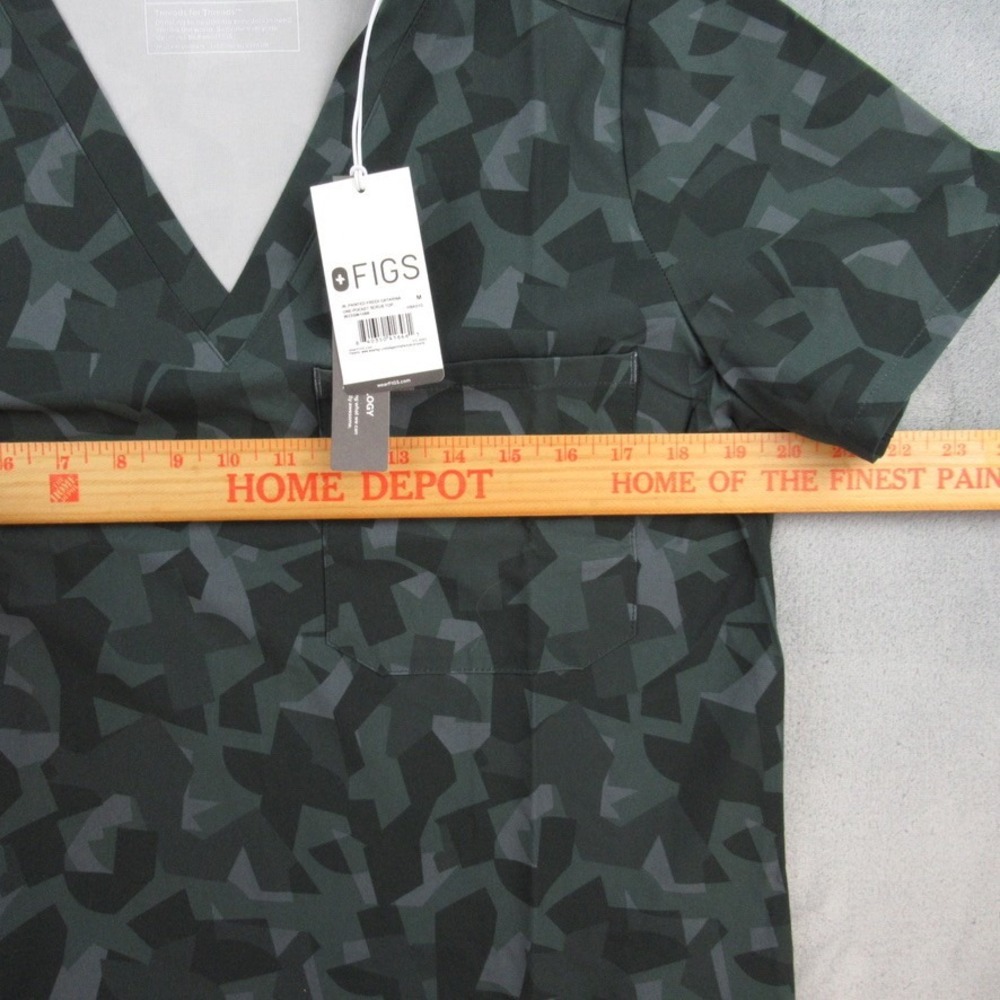 FIGS Women Catarina One-Pocket Scrub Top Green Camo Geometric Size M NWT - Picture 4 of 9